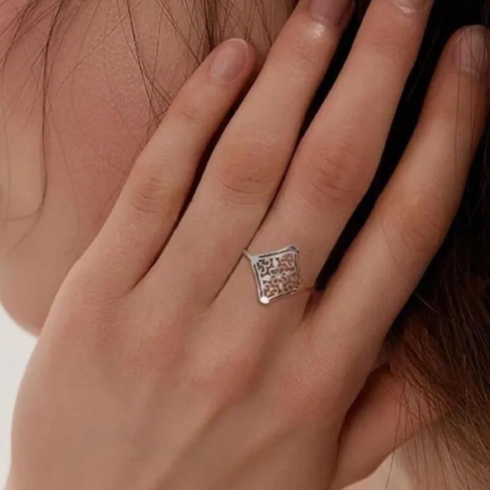 NEW 14k White Gold Plated Cut Out Filigree‎ Hollow Flower Ring, Size 7